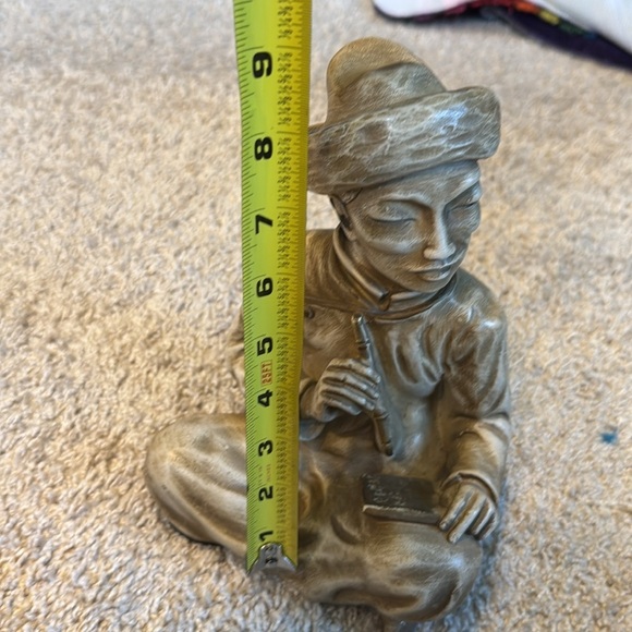 Vintage Elegant Ceramic Figurine Set in Gray - Picture 7 of 15